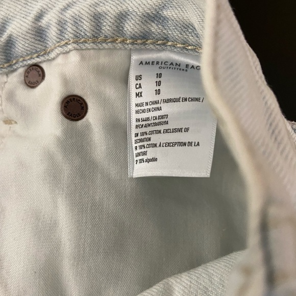New American Eagle Distressed Light Wash Button Fly 90s Boyfriend Shorts size 10 - Picture 6 of 7